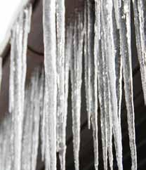 og frostbestandighet. FROSTBESTANDIGHET Takstein utsettes for mye vær, vind og store temperatursvingninger.