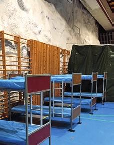 Avtalen mellom SVK og UDI var at Fjellhallen skulle klare å huse inntil 150 asylsøkere i maksimum tre til fire dagers opphold før videresendelse til avlastningsmottak i andre kommuner.