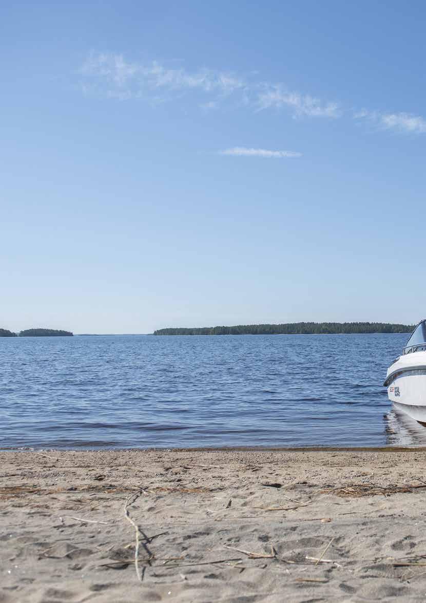 I DET ALLSIDIGE SORTIMENTET FINNER DU OPTIMALE BÅTER TIL MANGE FORSKJELLIGE BRUKSFORMÅL. Enestående kjøreegenskaper Stødig skrog og lang vannlinje i forhold til båtens bredde Lav planterskel.