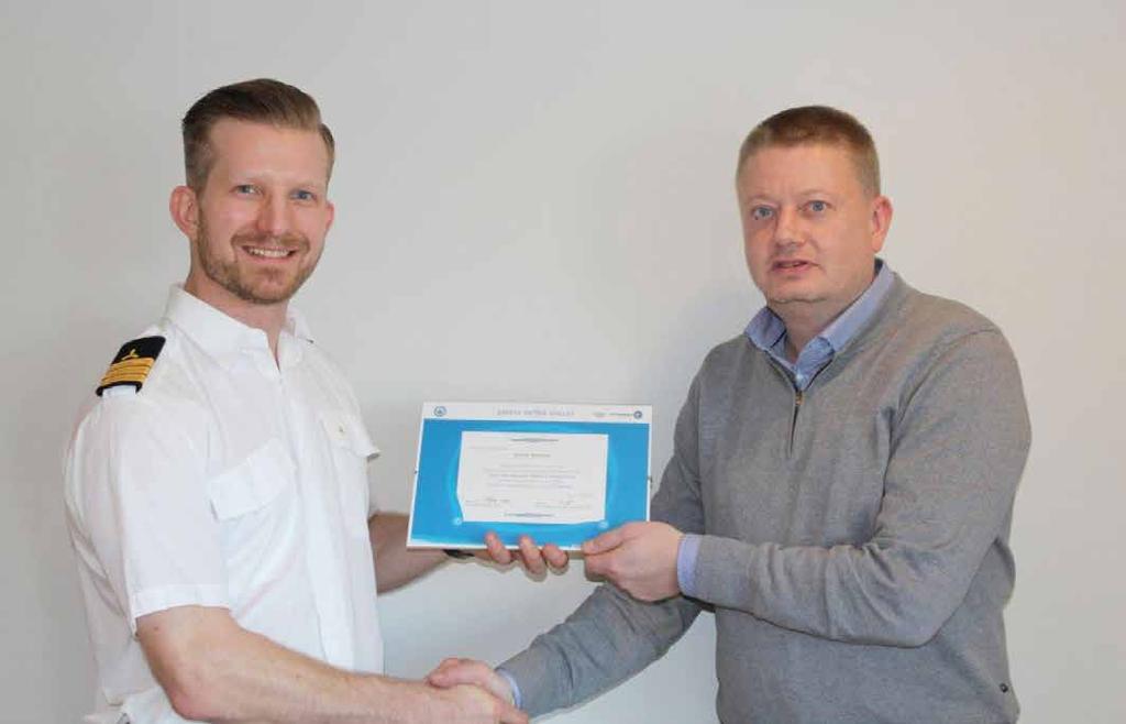 Team Leader Björn Richter received the award at P&I Scandinavia s head office in Gothenburg. The team divided the award equally within the group.