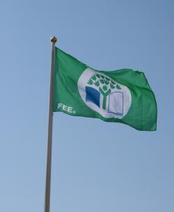 Grønt flagg Grønt Flagg er en miljøsertifiseringsordning rettet mot grunnskole og videregående skole. Barnehager kan også søke.