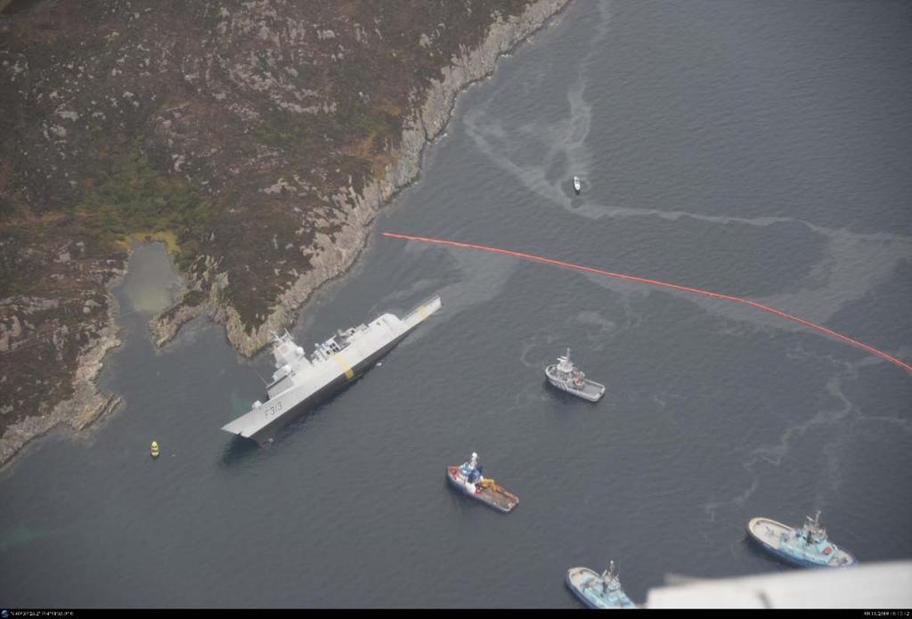 1 Introduksjon Den norske fregatten KNM Helge Ingstad og tankskipet Sola TS kolliderte i Hjeltefjorden, nord for Stureterminalen i Øygarden kommune i Hordaland klokken 04:02, torsdag 8. november.