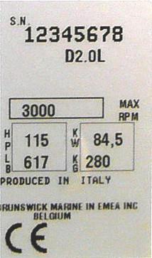 Serienummerdekl Serienummermerket sitter på motoren og ngir motorens serienummer, kterspeilserienummer, hekkggregtets serienummer og frgekodene til påfyllingslokkene for motorvæsker.