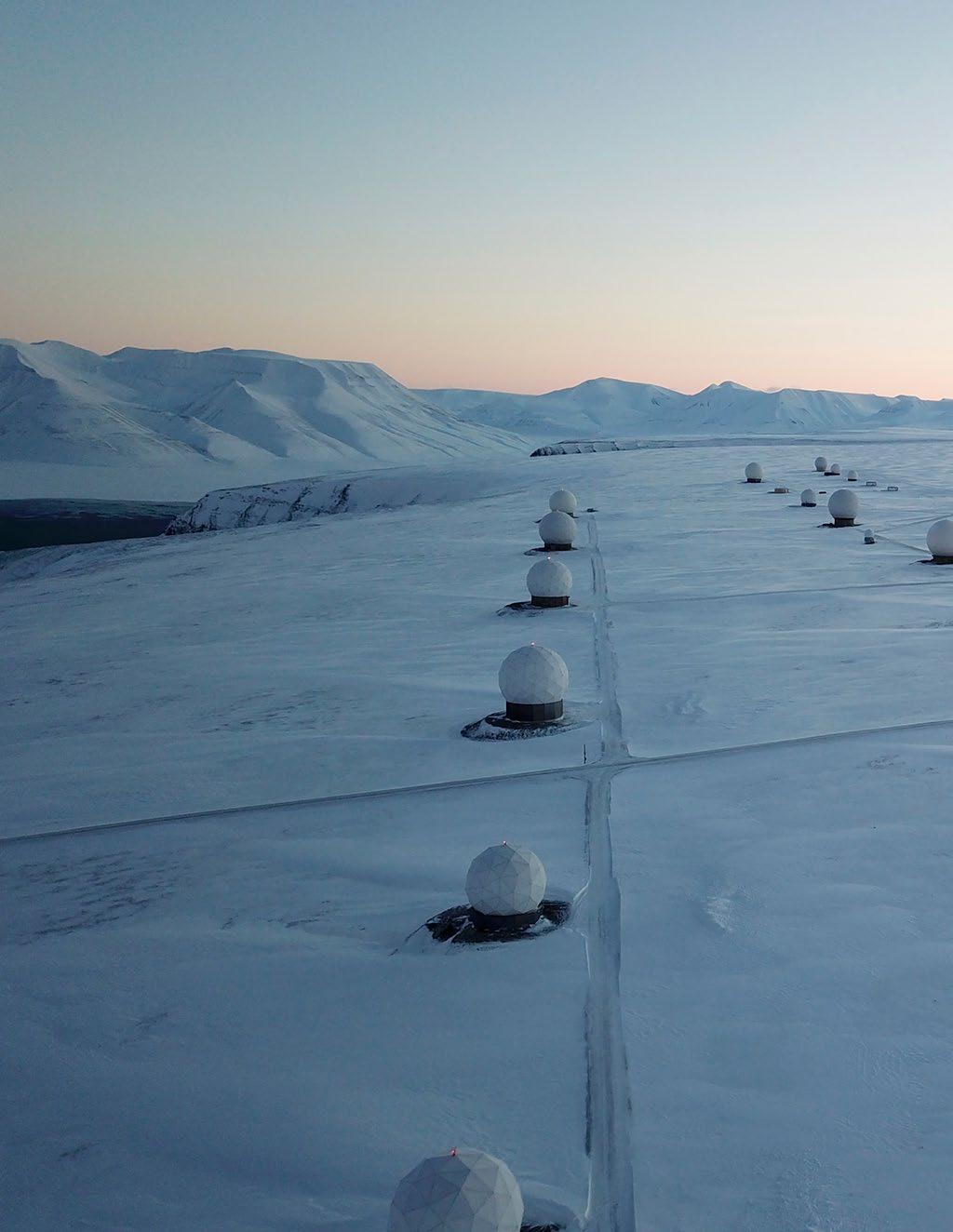 10 Nedlesingsstasjonen SvalSat på Svalbard er verdens største nedlesingsstasjon for