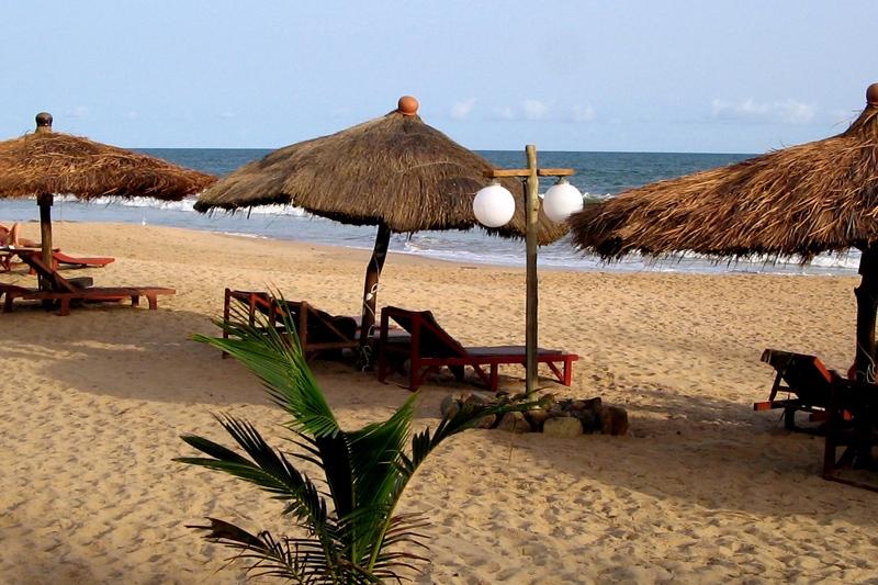 Het omgeven zijn door de weelderige natuur, de tropische geluiden en de hoge luchtvochtigheid is echter al een belevenis op zich. s Middags reis je verder naar Accra.