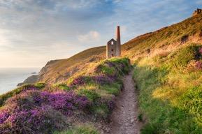 fargerikt og vakkert landskap, landsby sjarm, og en fantastisk kyst. Syd-England kan ikke beskrives - må oppleves!