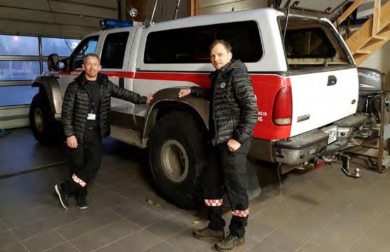 2017 s 26 Med IRkamera til Island I starten av februar var Rune Fjellberg og Erik Andresen fra Bergen brannvesen på Island der de holdt kurs i bruk av IR-kamera ved røykdykking.