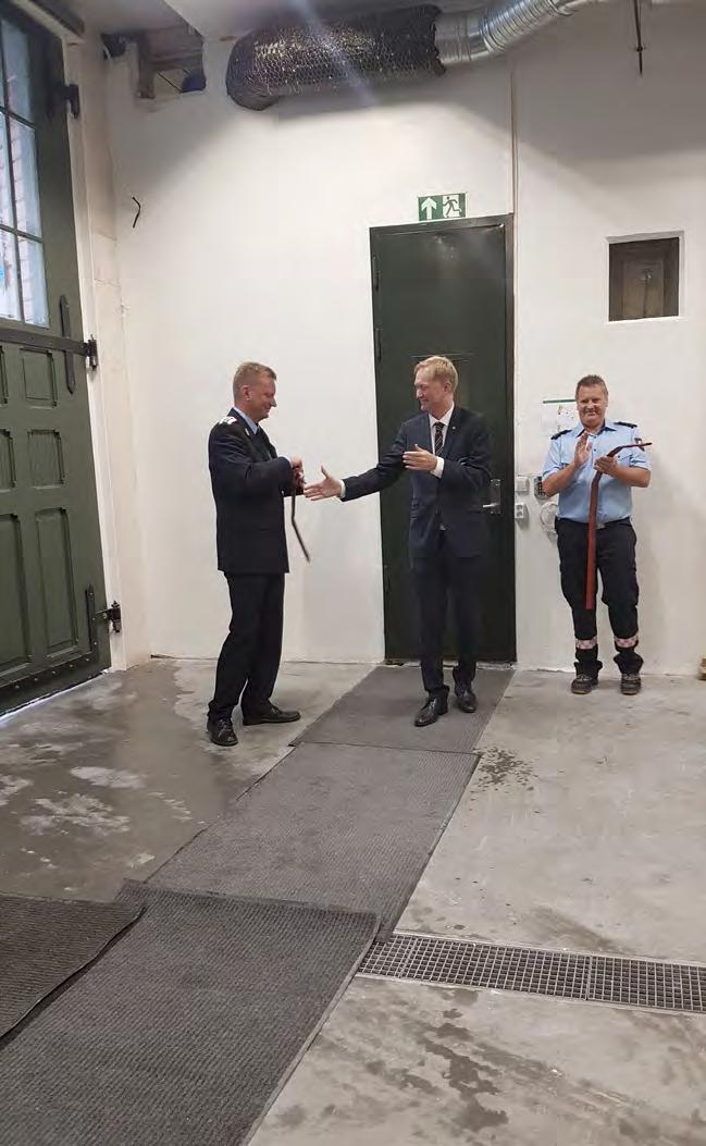 2017 s 44 Mandag 28. august ble verneverdige Sandviken brannstasjon gjenåpnet etter en fullstendig rehabilitering. Byrådsleder Harald Schjelderup foretok den offisielle åpningen.