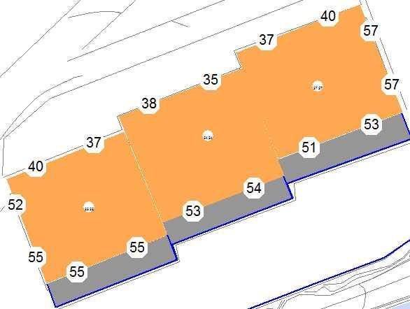 Tett rekkverk med høyde 1,3 m over gulv. Tett rekkverk med høyde 1,4 m over gulv. Tett rekkverk med høyde 1,3 m over gulv.