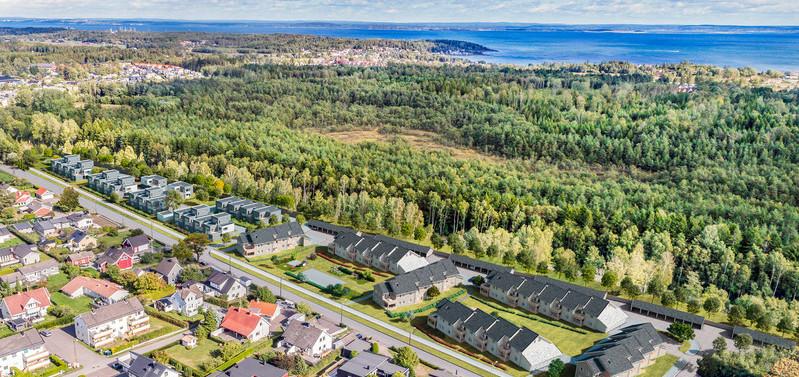 Forbehold Det gjøres oppmerksom på at skisser/plantegninger/ illustrasjoner av bebyggelse, boliger, veier, fellesarealer, lekeplasser mv.