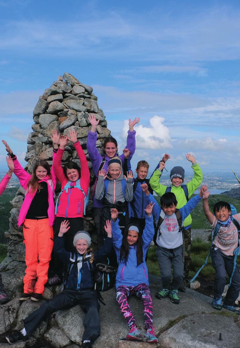Erfarne aktivitetsledere fra Stavanger Turistforening sørger for at du får en kjempegøy og sosial uke med kjekke  Vi