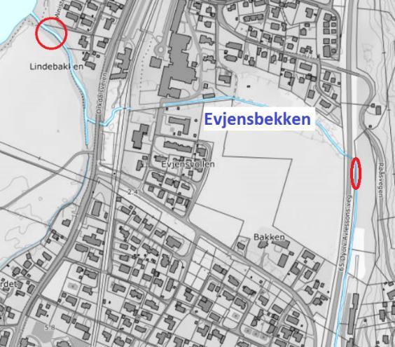 Nr. 1 Evjensbekken Bile 3: Tiltak utført i forbindelse med et vandringshinder helt i utløpet av Evjensbekken. Det er også lagt ut gytegrus oppstrøms fylkesvegen. Røde sirkler markerer tiltak.