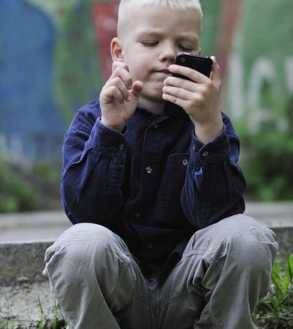 Kommunikasjon og sosial deltakelse «Han har begynt å sende meldinger til meg på telefonen. Det er ganske stort for oss. Det er som julaften! Det er ikke mange uker siden.