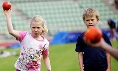 Akershus idrettskrets arrangerte Inspirasjonskurs: Barneidrettsaktiviteter Vil du ha tips om hvordan du legger til rette aktiviteten slik at barn mestrer, opplever idrettsglede og har lyst til å