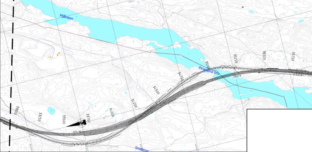 2.2 Eksempelveilinja krysser over Pinesund i ny bru, vest for dagens bru. Den sorte stiplede linja til venstre er skille mellom delstrekning 3 og delstrekning 4.