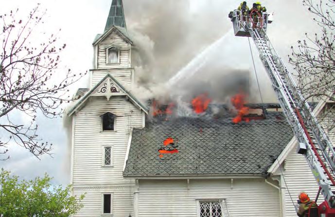 Brannstopp i luftede fasader kirkene år 1600 1900 // xx seg på grunn av tømmerbyggets bevegelse gjennom 150 år.