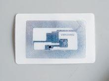1001010 Med AMS Labelmaker kan helseinstitusjoner fra nå av selv designe sine egne (RFID-)etiketter, samt skreddersy dem ut fra egne behov. Tenk f.eks.