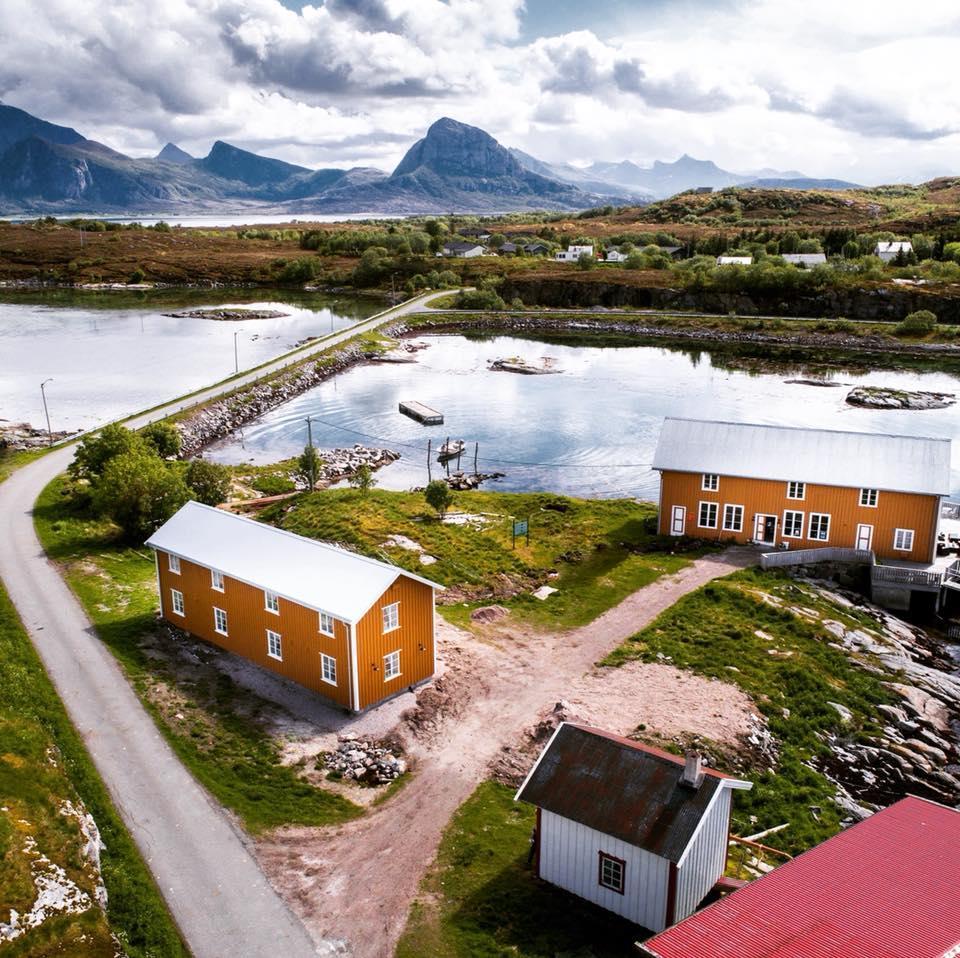 Støtt gamle handelssted tilskudd på til sammen kr 1 120 000 til bu og stabbur, produksjonslokale og bakeriet (tre