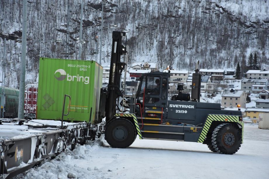 2. Etterspørselsbaserte behov Bakgrunn i transportetterspørsel og næringsliv Markedsgrunnlaget for en Nord-Norgebane antas å være større enn ved tidligere utredninger,