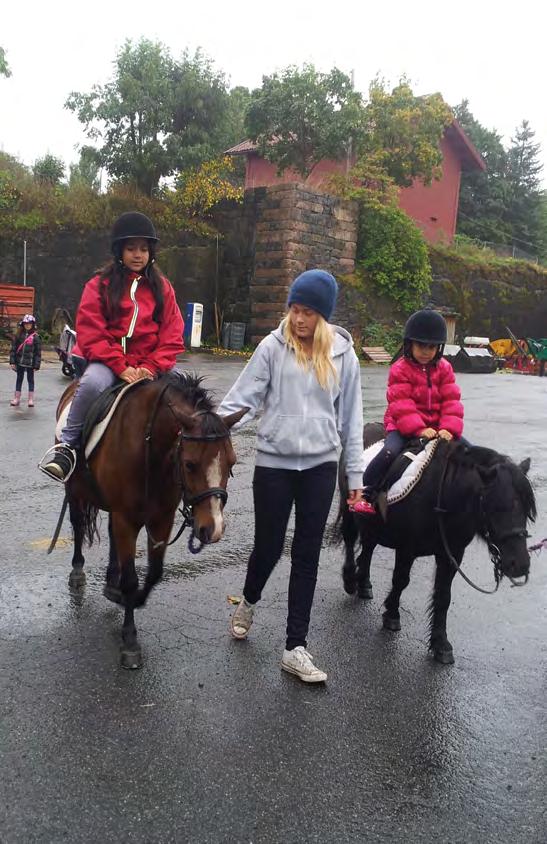 Kap. 6 En brobyggerorganisasjon AKTIVITETER, ARRANGEMENTER OG INFORMASJONSVIRKSOMHET Åpent hus et fristed for jenter og kvinner I 2013 hadde vi åpent hus hver onsdag.