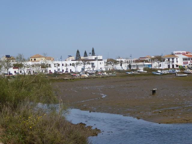 Vi kjører over Caño de la Mojarra.