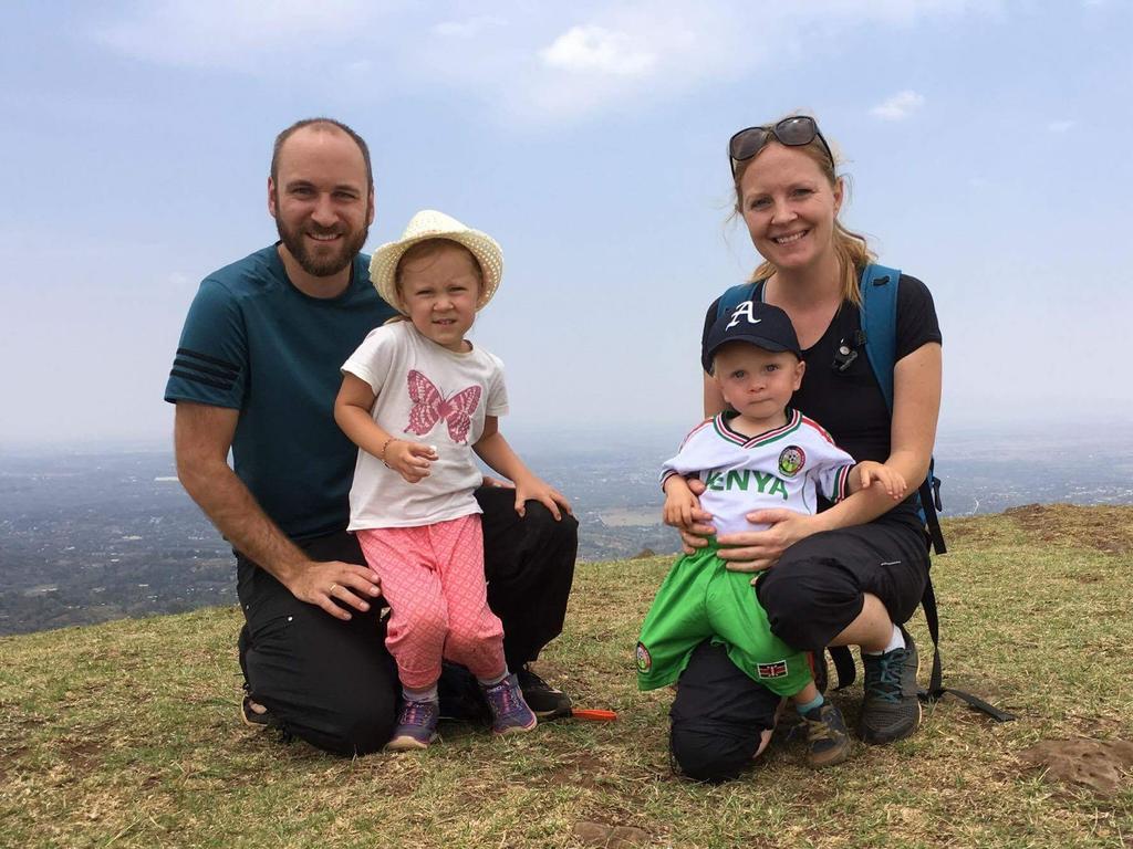 KENYA FAMILIEN BYRKJEDAL Vi er familien Byrkjedal bestående av Bjarte, Marianne, Sunniva (4 år) og Benjamin (2 år).