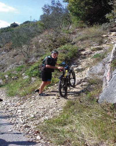 30 settembre Cassino - Casamari 1722 metri di dislivello in 60 Km tutto un su e giù e anche un percorso sterrato con la bici spinta a mano.