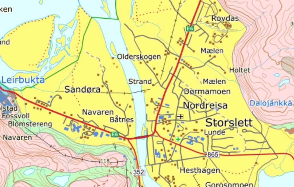 Figur 4.1. Kart som viser forekomst av løsmasser i Storslettområdet. Gul farge viser sedimenter av fluvial opprinnelse (elvesedimenter). Grønn farge er morenemateriale. 4.1.2 Topografi og bioklimatologi I henhold til Nasjonalatlas for Norge, Vegetasjon ligger planområdet i mellomboreal sone og i overgangsseksjonen mellom de oseaniske og kontinentale seksjoner.