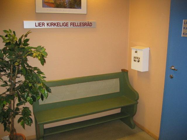 Samlokalisering av de administrative tjenestene vedtatt i 2003 Kirkens service-kontor: 2. etasje i Fosskvartalet Mandag den 22.