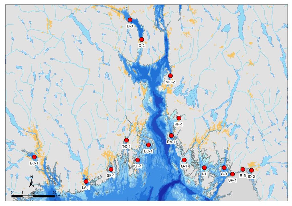 2.2 Vannmasser Det er i 2017 gjennomført undersøkelser av vannmasser på 17 stasjoner (Figur 1). Figur 1. Kartet viser de 17 vannmassestasjoner som ble overvåket i 2017.
