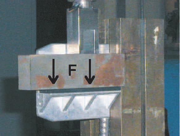 Breaking loads for guide holders out of light metal alloy and GGG40 100 Breaking Bruchlasten loads in in kn kn (kilo-newton) (kilo-newton) 1 kn 75 50 > 175 kn > 200 kn 25 0 HSMK 100 WSMK 100 WSMKL