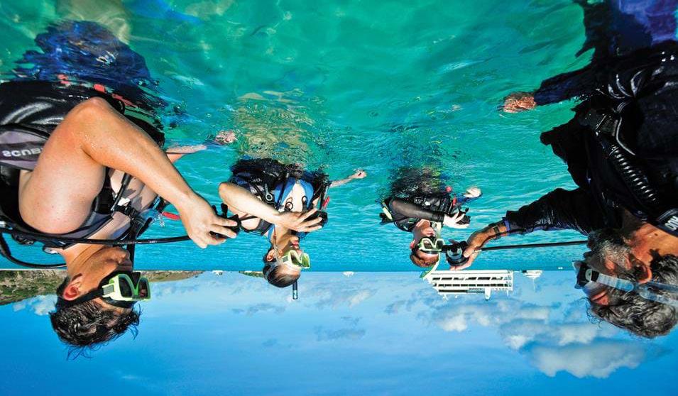 Snorklekurs på Coral Princess Cruises Besøk ved Nathan Reef, et verdensarvsbeskyttet korallrev Overnatting: Coral Princess Dag 17: Fitzroy Island - Cairns (Slutt: 8-dagers cruise på Great Barrier