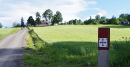 Her er det ingen påmelding, men du bør ha lest boka på forhånd. Arr: Ullensaker Bibliotek www.ullensaker.kommune.no/bibliotek Onsdag 29. mai Bok-kaffe kl.