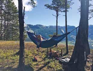 MAI MAI LØRDAG 04 LØRDAG 04 Strandryddedagen på ragdøya Strandryddedagen er en nasjonal dugnad i regi av «Hold Norge Rent», der frivillige rydder sine lokale strender, øyer og holmer fritt for søppel.