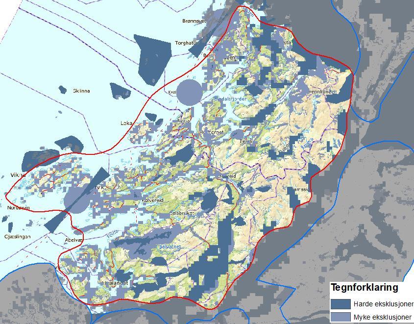Mellom fjordene er det kupert terreng med fjelltopper opp til nær 1100 m.o.h. Aktuelle Figur 1: Kart over analyseområde 27. Bakgrunnskart: Kartverket.