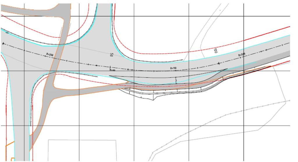 Det er ingen oppmerking i området i dag, men dette kan gjennomføres lokalt i kryssområdet. Dette vil definere kjørearealet visuelt. 2. Overskytende asfalt skjæres og fjernes.