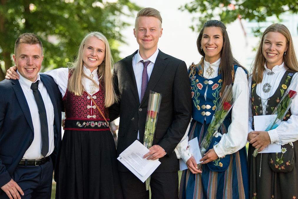 155 nyutdannede sykepleiere Fem av årets nyutdannede sykepleiere. Fra venstre Fredrik, Frida, Marcus, Anja og Marte.