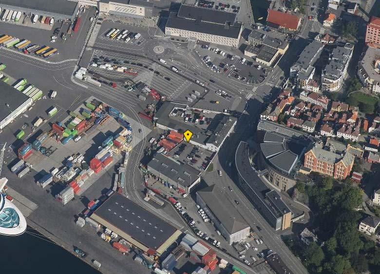 24 5.3.4 Uteområde Jekteviken 5 ligger i havneområdet, omkranset av containerhavn på den ene siden og anlegget for hurtigruteterminalen på den andre.