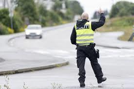 VEST POLICE Hvis det oppstår behov for hjelp En voksen som du stoler på Barnevakten.no Slettmeg.