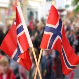 Norge i rødt hvitt og blått. Kunne forklare hvorfor 17.mai feires. Lære om samenes nasjonaldag 6.februar.