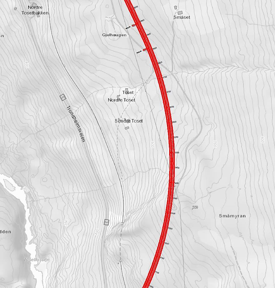 Nord E6 Lokalveg Jernbane Figur 11: Oversikt over nærliggende infrastruktur og bebyggelse. 4.9.2 Bebyggelse Tunneltraseen ligger nær fire eiendommer hvor det er oppført bygg, se figur 11.