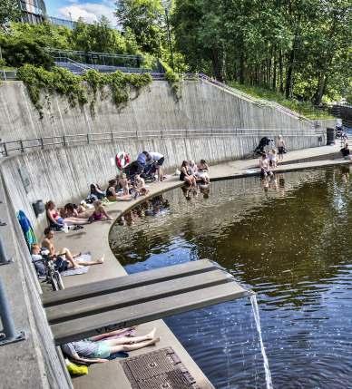 eller de samles på en av de mange steder med uteservering.