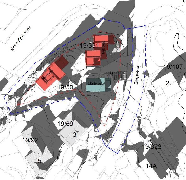 foreliggende forslaget, og i tillegg forutsettes det utstrakt bruk av terrengoppfylling og støyskjerm ut mot Bergveien.