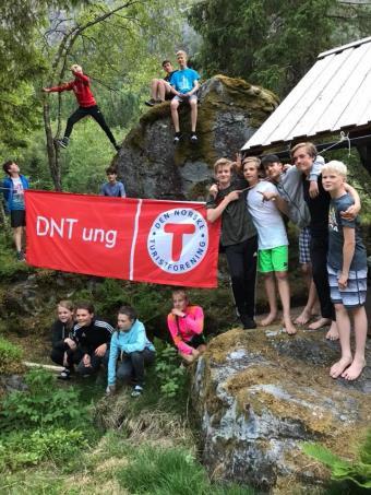 DNT UNG årsmelding 2018 Vintercamp Stordalen 16-18 februar 2018, i samarbeid med Ytre Sogn. Deltaing: 30 ungdommer frå 12-16 år.