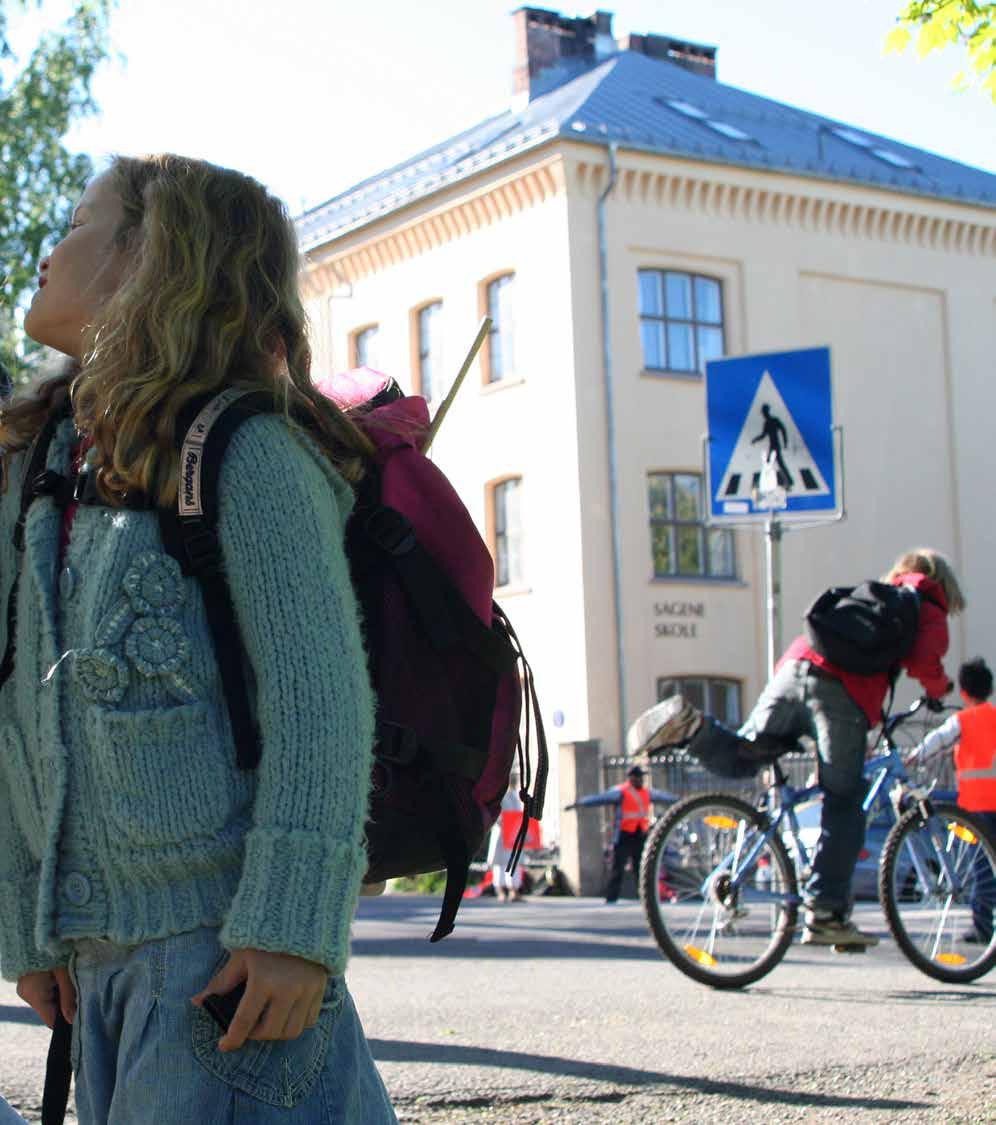 8 9 KRITERIER FOR SKOLENE Trafikksikkerhet i skolen generelt Skolen gir, i samarbeid med FAU, anbefalinger til foresatte om sykling til skolen.