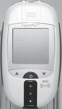 LipidPro måler MEM TC HDL TG Port for glukosestrimmel Innsettingsstedet for glukosestrimmel Slipp & forkast hendel for strimler Slipper og forkaster strimmelen ved å skyve ut LCD skjerm Visning av