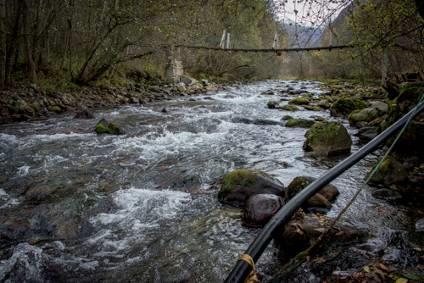 LÆRDAL KOMMUNE NIVLA Nivla renn frå sør til samløp med Lærdalselva ved Ljøsne. Nivla har eit 174 km² stort nedbørfelt, med nokre større innsjøar øvst i feltet, som strekkjer seg opp til 1800 moh.