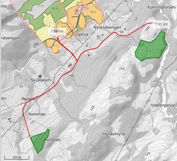 Side 3 av 7 Avstand fra driftssenteret i nordvest til de to feltene i sør og vest søker ønsker å nydyrke, er begge 1,1 km.