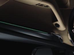 INNVENDIG DESIGN OCTAVIA har fått en mer komfortabel kupé med harmonisk ambient interiørbelysning som løper langs innsiden av bilen.