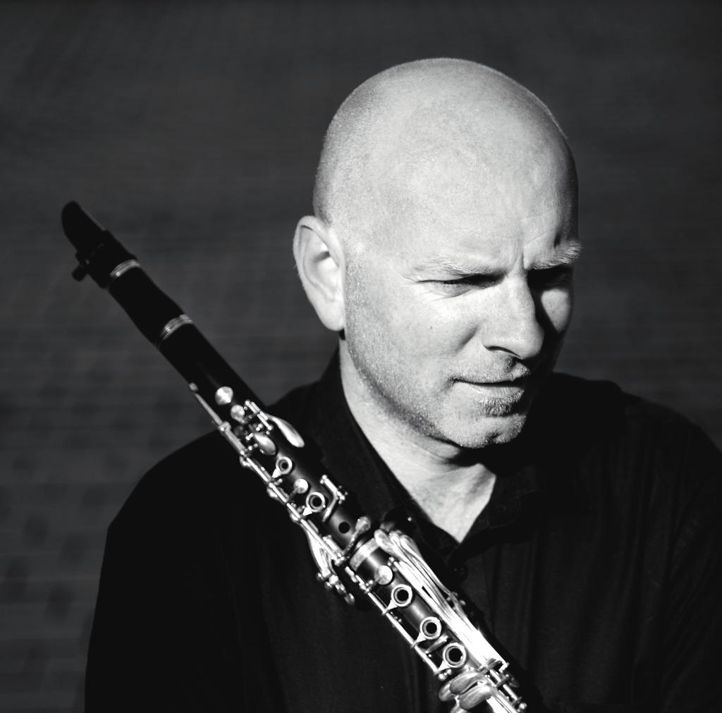 LEIF ARNE PEDERSEN KLARINETT Leif Arne Pedersen, født 1964 i Porsgrunn, har vært soloklarinettist i Oslo Filharmoniske Orkester siden 1990.